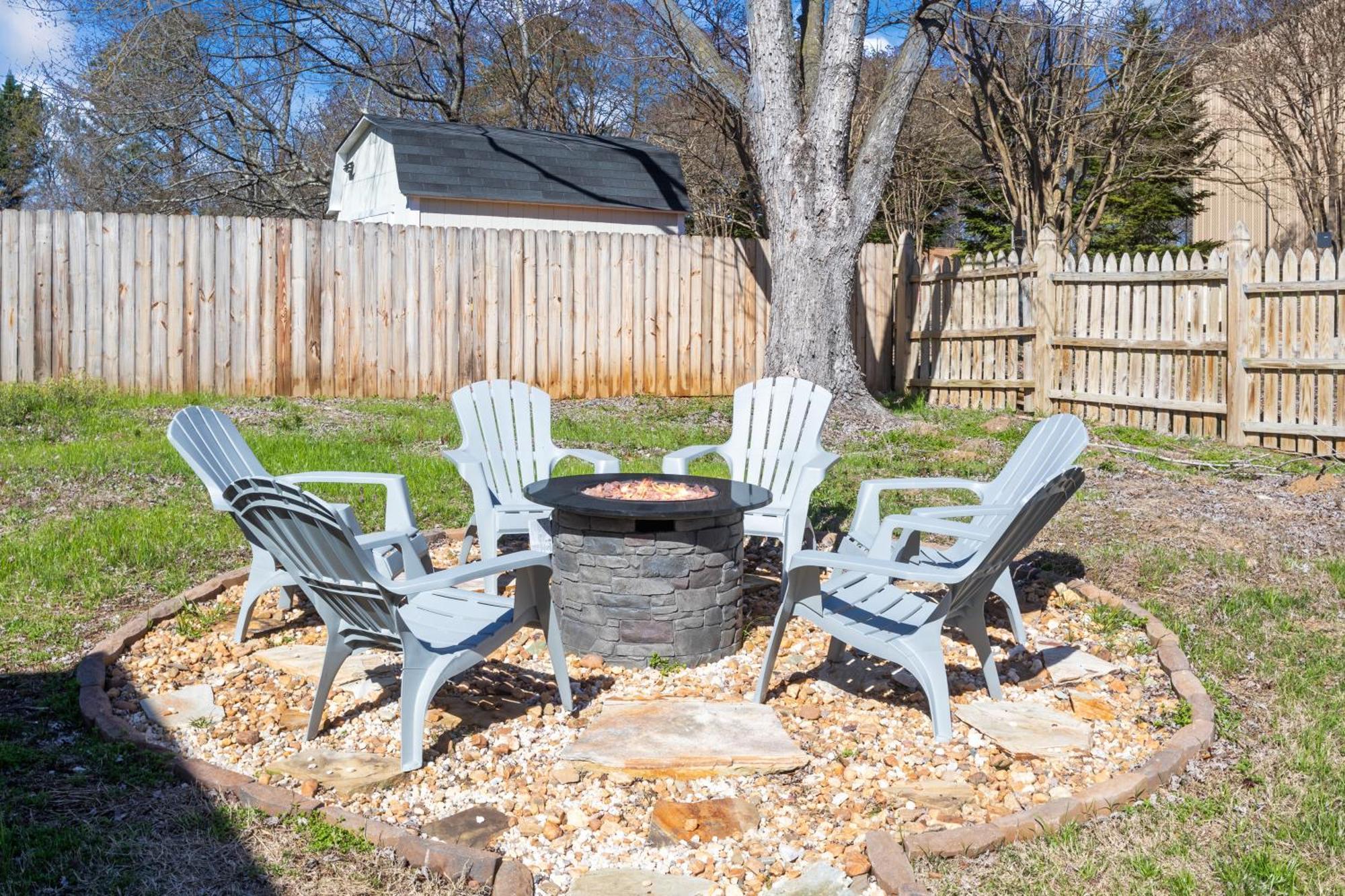 Time To Relax In Raleigh Villa Екстериор снимка